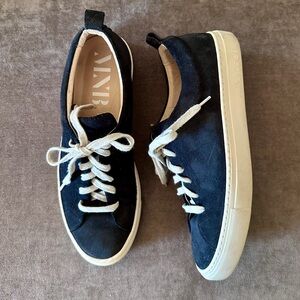 MANEBI Men’s Black Suede Travel Sneakers with White Soles Size 43 9.5